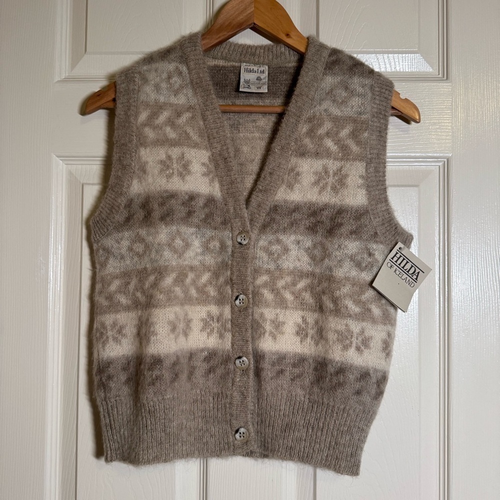Vintage Hilda 100% Pure Wool Icelandic Button Front Sweater Vest Ladies Size XS